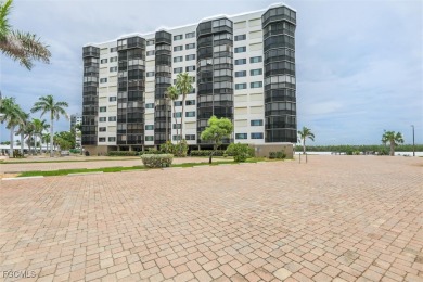 Beach Condo Sale Pending in Fort Myers Beach, Florida