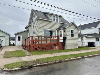 Beach Home For Sale in Gladstone, Michigan