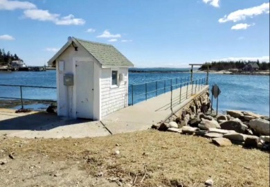 Beach Lot For Sale in Southport, Maine