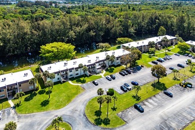 Beach Condo For Sale in West Palm Beach, Florida