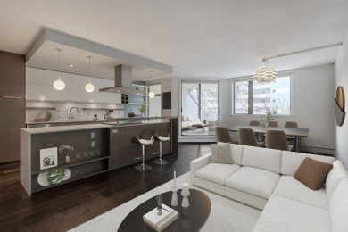 Beach Condo For Sale in Vancouver, 