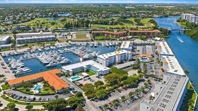 Beach Condo Sale Pending in North Palm Beach, Florida