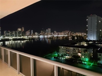Beach Condo For Sale in Aventura, Florida