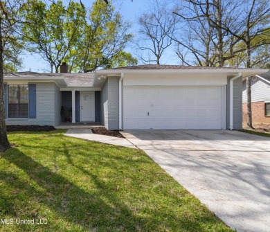Beach Home Sale Pending in Diamondhead, Mississippi