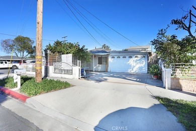 Beach Townhome/Townhouse For Sale in Santa Ana, California