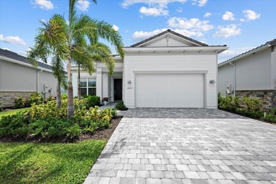 Beach Home For Sale in Palm Beach Gardens, Florida