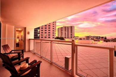 Beach Condo For Sale in Hollywood, Florida
