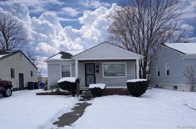 Beach Home Active Under Contract in Detroit, Michigan