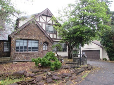 Beach Home For Sale in Linwood, New Jersey