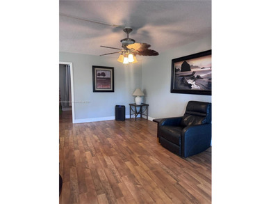 Beach Condo For Sale in Tamarac, Florida