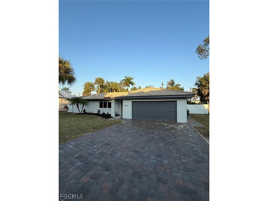 Beach Home For Sale in Fort Myers, Florida