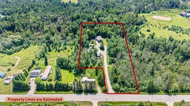 Beach Home Active Under Contract in Gladstone, Michigan