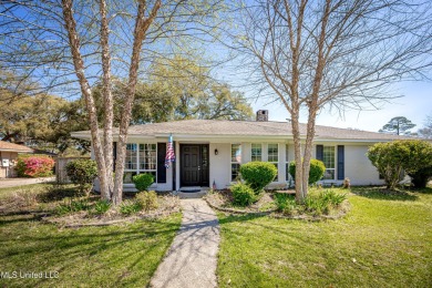 Beach Home For Sale in Ocean Springs, Mississippi