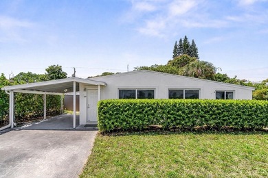 Beach Home For Sale in Delray Beach, Florida