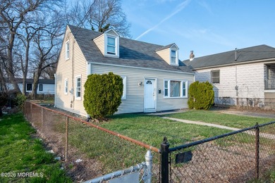 Beach Home Sale Pending in Neptune, New Jersey