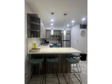 Beach Condo For Sale in Hollywood, Florida