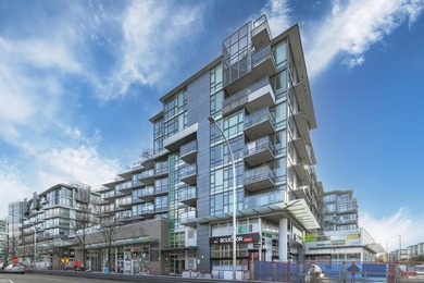 Beach Condo For Sale in Vancouver, BC