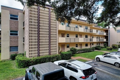 Beach Condo For Sale in Hollywood, Florida