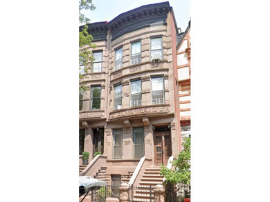 Beach Home For Sale in New York, New York