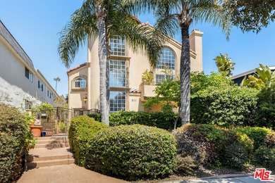 Beach Condo For Sale in Santa Monica, California