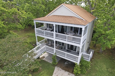 Beach Home For Sale in Oriental, North Carolina