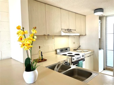 Beach Condo For Sale in Honolulu, Hawaii