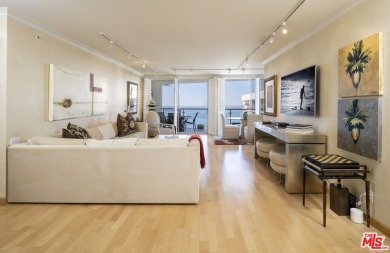 Beach Condo For Sale in Santa Monica, California