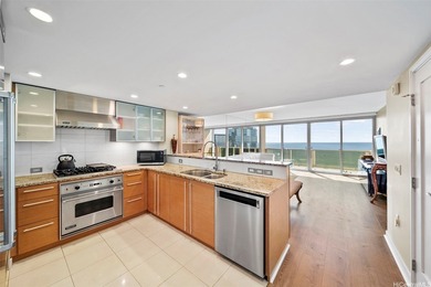 Beach Condo For Sale in Honolulu, Hawaii