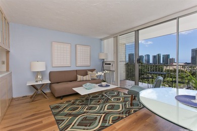 Beach Condo Active Under Contract in Honolulu, Hawaii