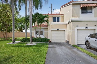Beach Townhome/Townhouse Active Under Contract in Deerfield Beach, Florida