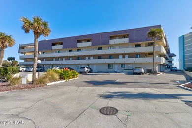 Beach Condo For Sale in Ormond Beach, Florida