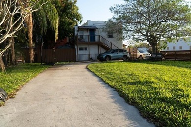 Beach Home For Sale in West Palm Beach, Florida