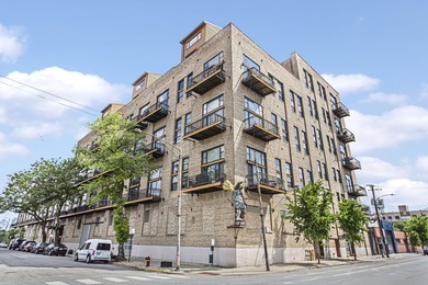 Beach Condo For Sale in Chicago, Illinois