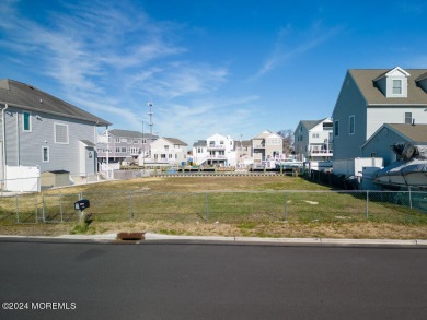 Beach Lot Sale Pending in Toms River, New Jersey
