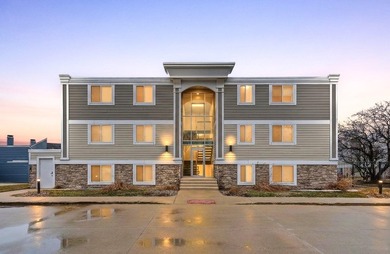 Beach Condo For Sale in South Haven, Michigan