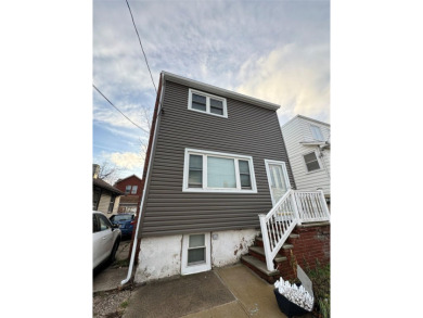 Beach Home Sale Pending in Staten Island, New York