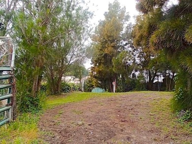 Beach Home For Sale in Kula, Hawaii