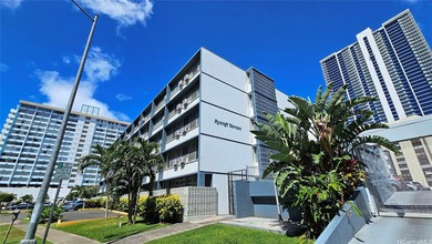 Beach Condo For Sale in Honolulu, Hawaii