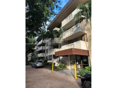 Beach Condo For Sale in North Miami, Florida