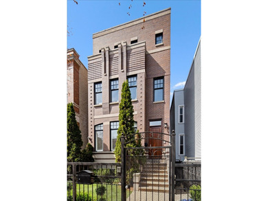 Beach Home Active Under Contract in Chicago, Illinois