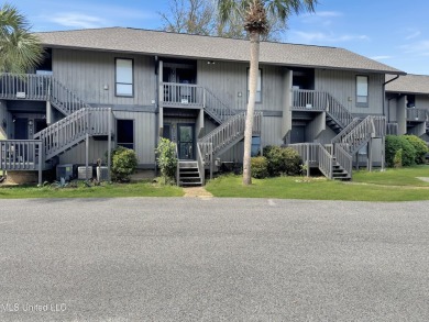 Beach Condo For Sale in Diamondhead, Mississippi