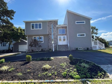 Beach Home For Sale in Bayville, New York