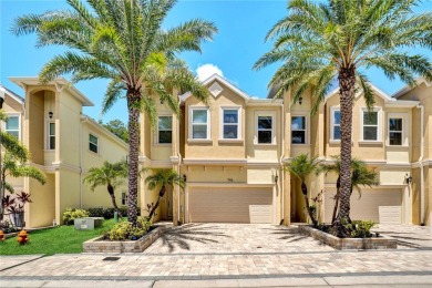 Beach Townhome/Townhouse For Sale in Tarpon Springs, Florida