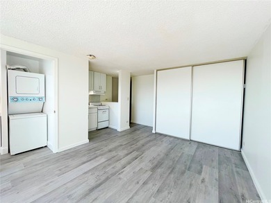 Beach Condo For Sale in Aiea, Hawaii