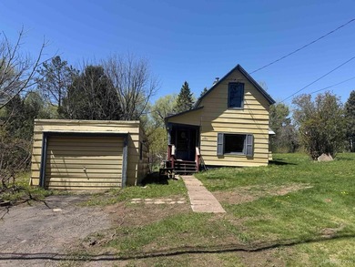 Beach Home For Sale in Ironwood, Michigan