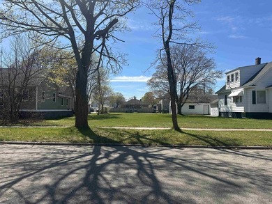 Beach Lot For Sale in Escanaba, Michigan