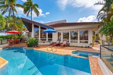 Beach Home For Sale in Lahaina, Hawaii