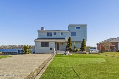 Beach Home For Sale in Bayville, New Jersey