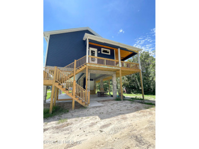 Beach Home For Sale in Middleburg, Florida