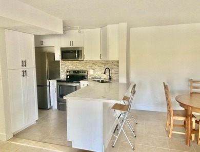 Beach Condo For Sale in Greenacres, Florida